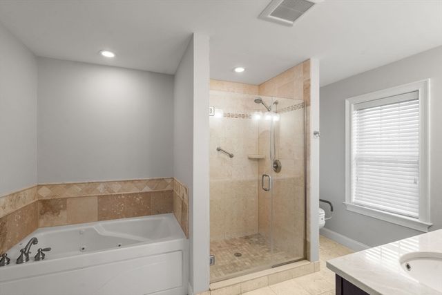 94 North St, Medfield, MA 02052