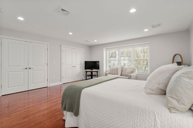 94 North St, Medfield, MA 02052