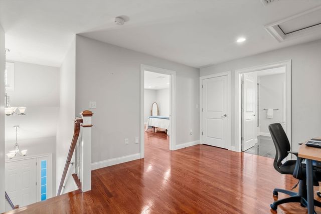 94 North St, Medfield, MA 02052