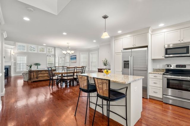 94 North St, Medfield, MA 02052