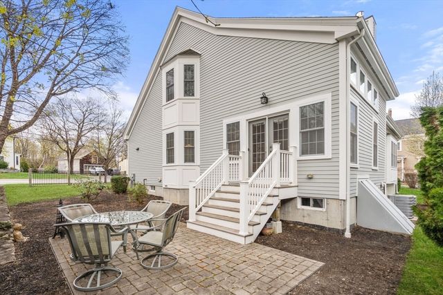94 North St, Medfield, MA 02052