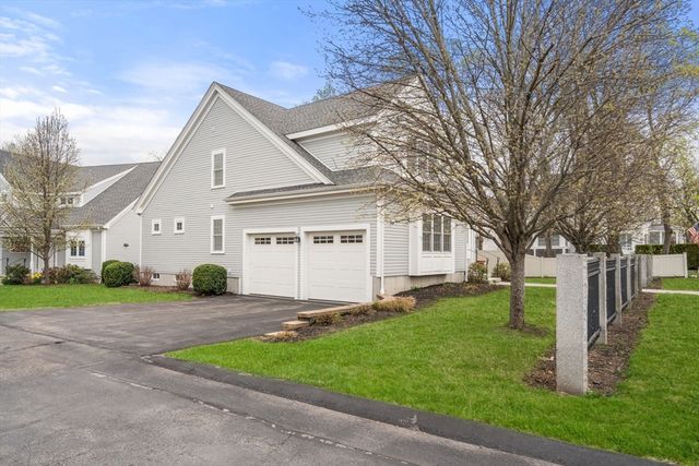 94 North St, Medfield, MA 02052