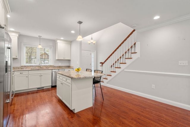 94 North St, Medfield, MA 02052