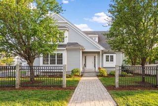 94 North St, Medfield, MA 02052