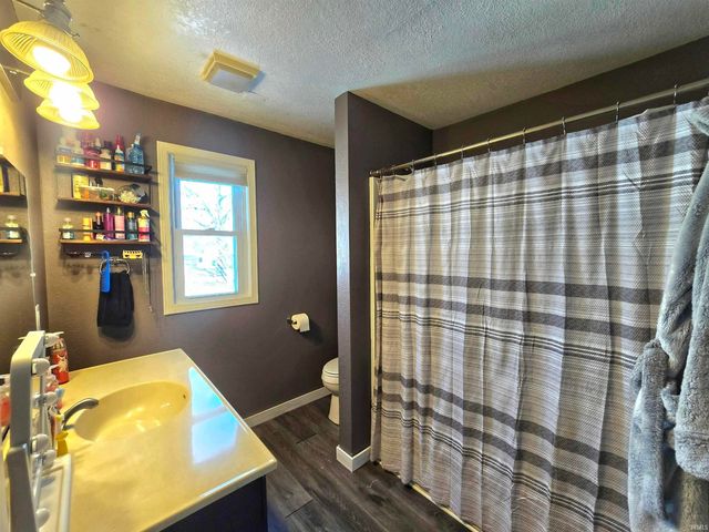 230 E Chestnut Street, Waterloo, IN 46793