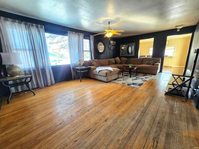 230 E Chestnut Street, Waterloo, IN 46793