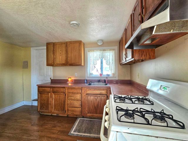 230 E Chestnut Street, Waterloo, IN 46793