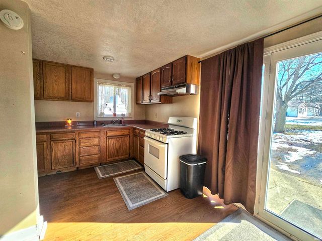 230 E Chestnut Street, Waterloo, IN 46793