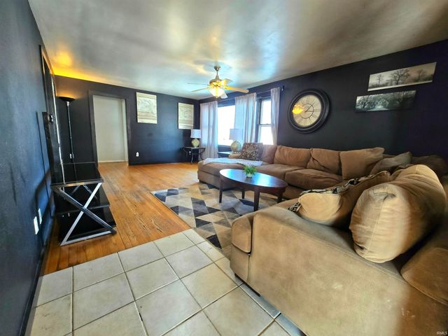 230 E Chestnut Street, Waterloo, IN 46793