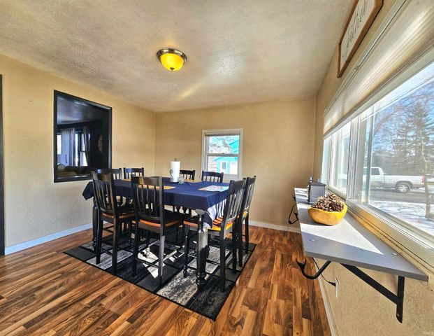 230 E Chestnut Street, Waterloo, IN 46793