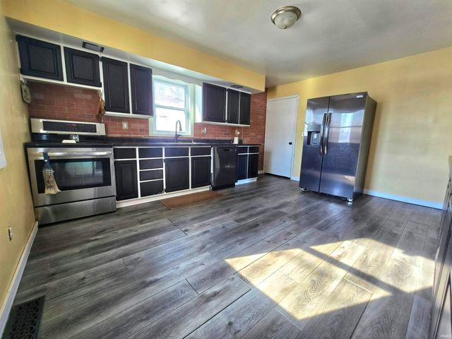 230 E Chestnut Street, Waterloo, IN 46793