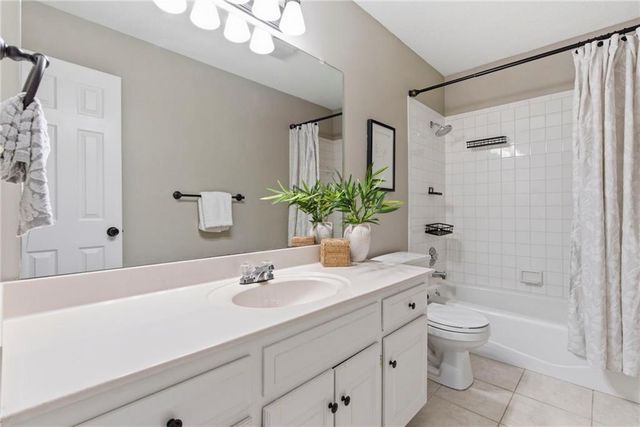 8301 W 144th Street, Overland Park, KS 66223