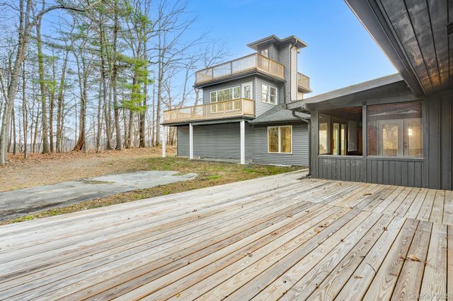 233 Forest Hill Drive, Kingston, NY 12401