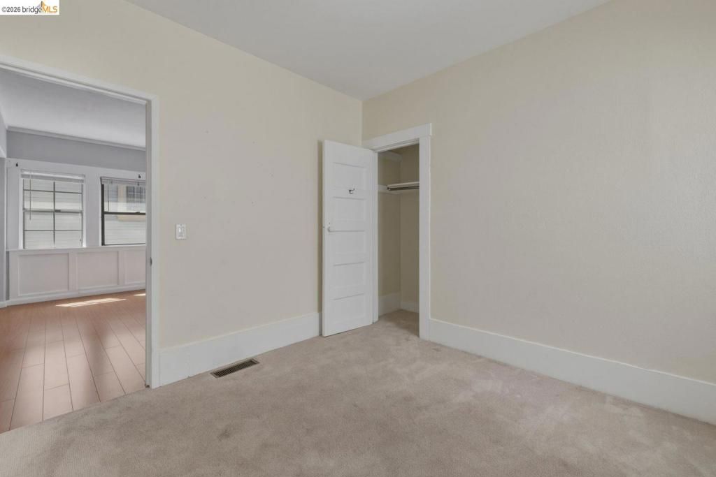 Image 14 of property listing at 340 Foothill Blvd, Oakland, CA 94606