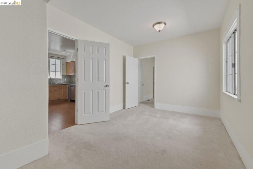 Image 16 of property listing at 340 Foothill Blvd, Oakland, CA 94606