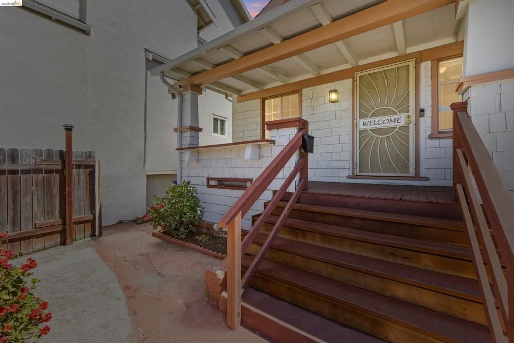 Image 2 of property listing at 340 Foothill Blvd, Oakland, CA 94606