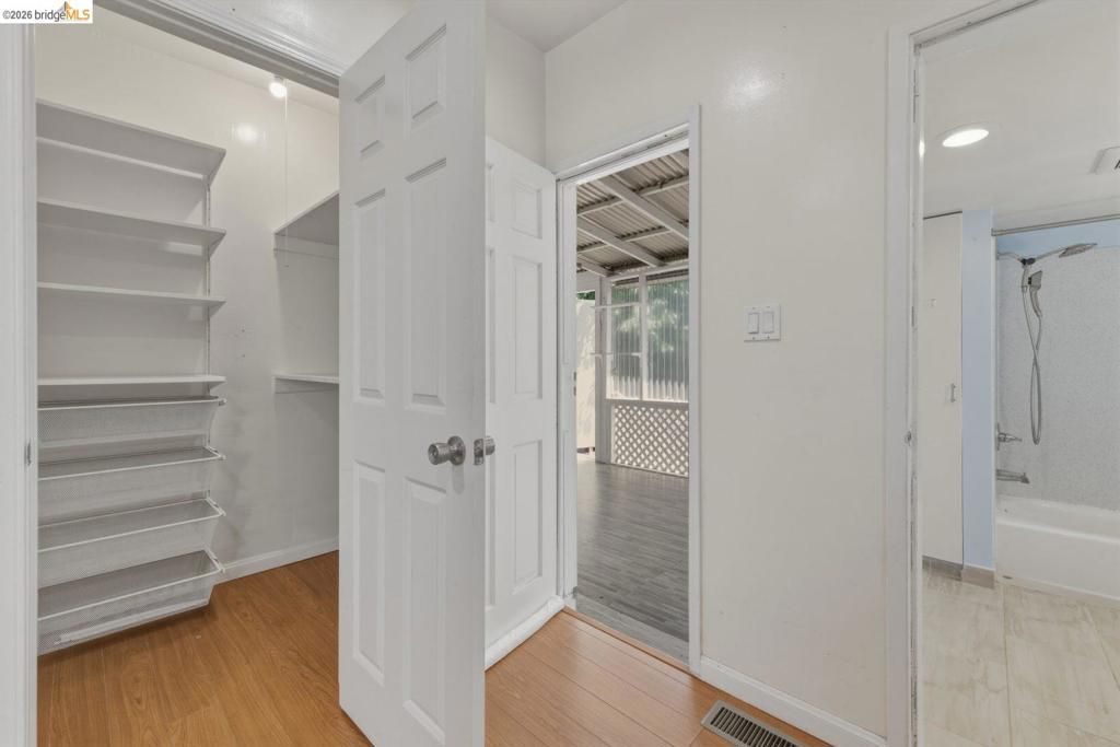 Image 24 of property listing at 340 Foothill Blvd, Oakland, CA 94606