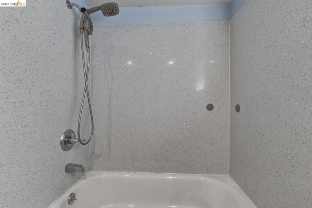 Image 27 of property listing at 340 Foothill Blvd, Oakland, CA 94606