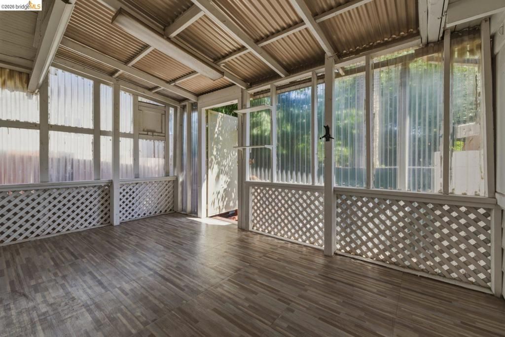 Image 28 of property listing at 340 Foothill Blvd, Oakland, CA 94606