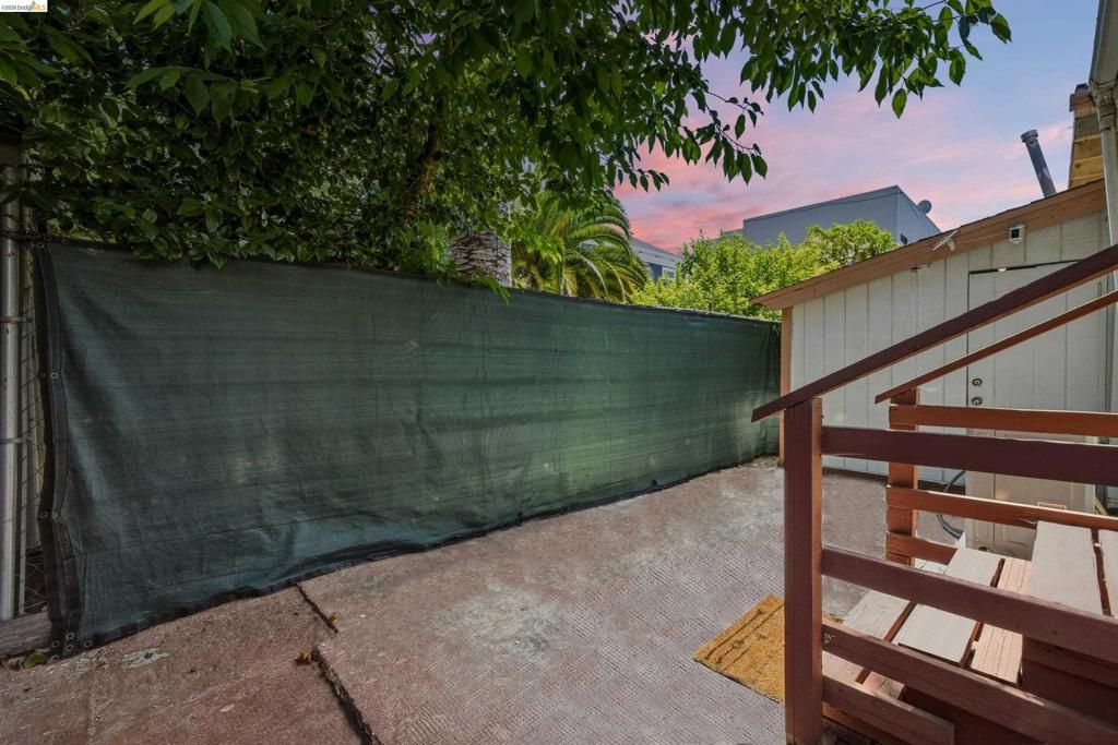 Image 34 of property listing at 340 Foothill Blvd, Oakland, CA 94606