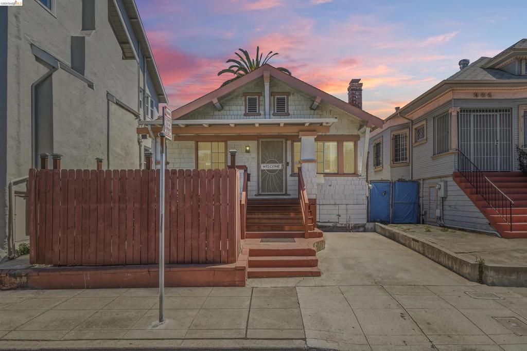 Image 35 of property listing at 340 Foothill Blvd, Oakland, CA 94606