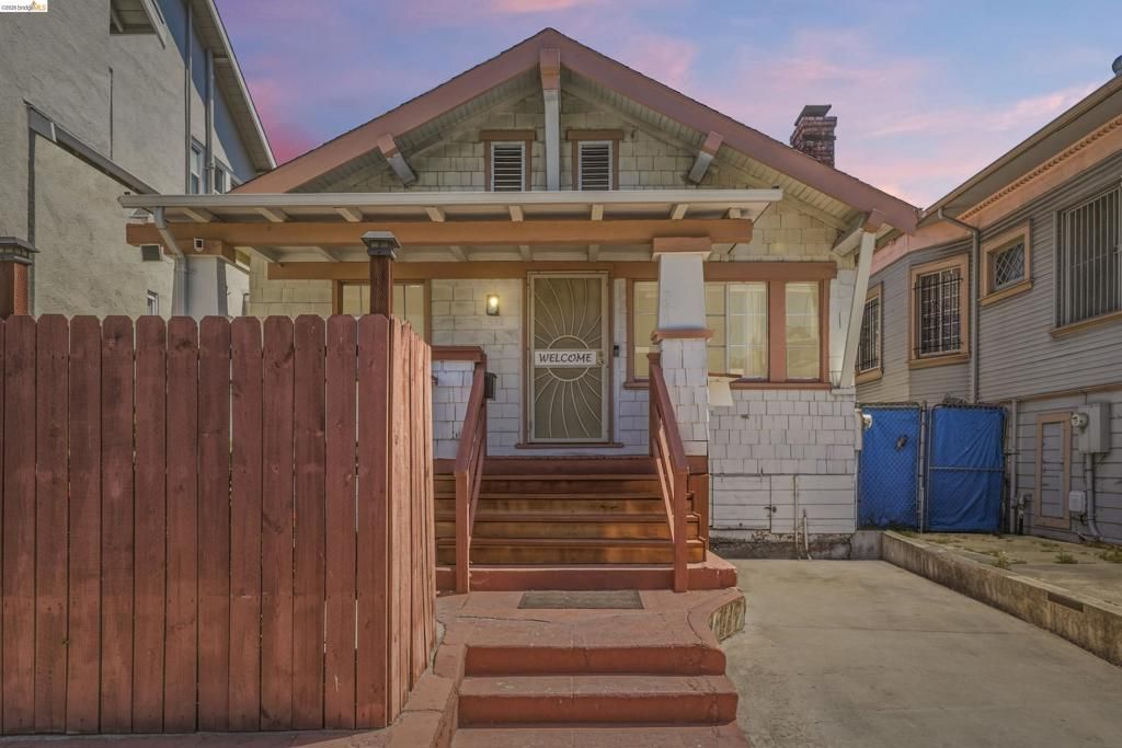 Image 36 of property listing at 340 Foothill Blvd, Oakland, CA 94606