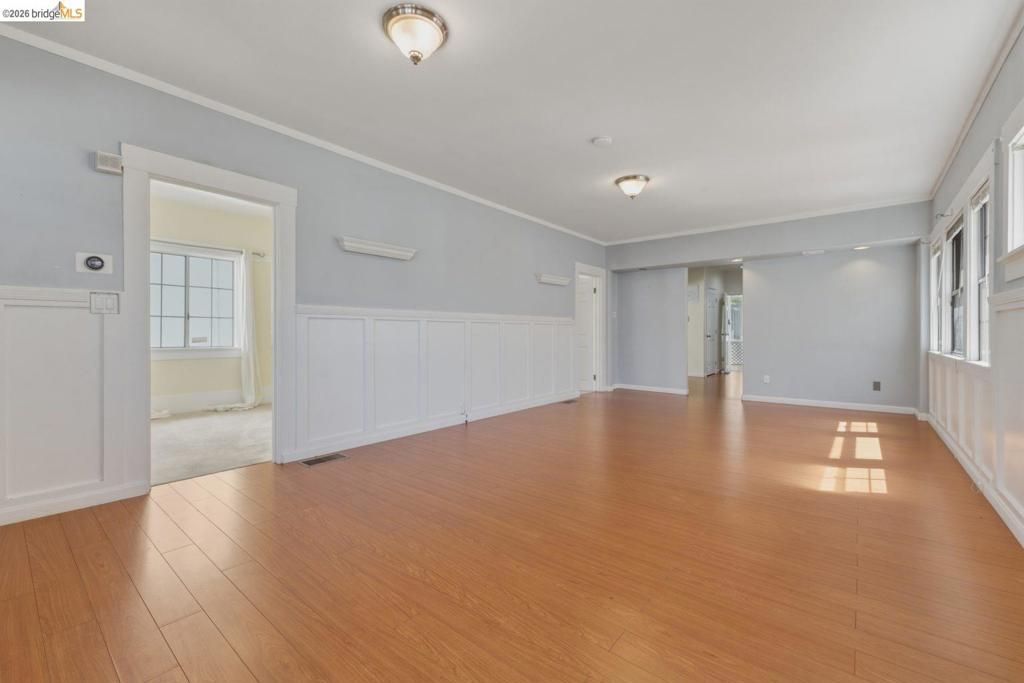 Image 6 of property listing at 340 Foothill Blvd, Oakland, CA 94606