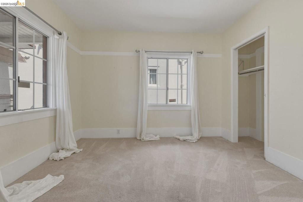 Image 9 of property listing at 340 Foothill Blvd, Oakland, CA 94606