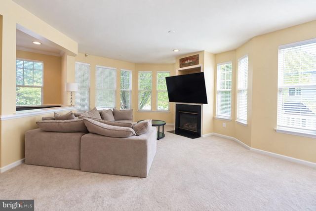 8844 SONG SPARROW DR, Gainesville, VA 20155