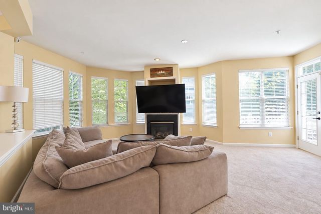 8844 SONG SPARROW DR, Gainesville, VA 20155