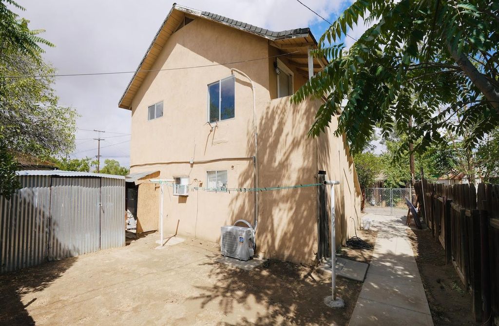 Image 12 of property listing at 271 Coolidge Street, Coalinga, CA 93210