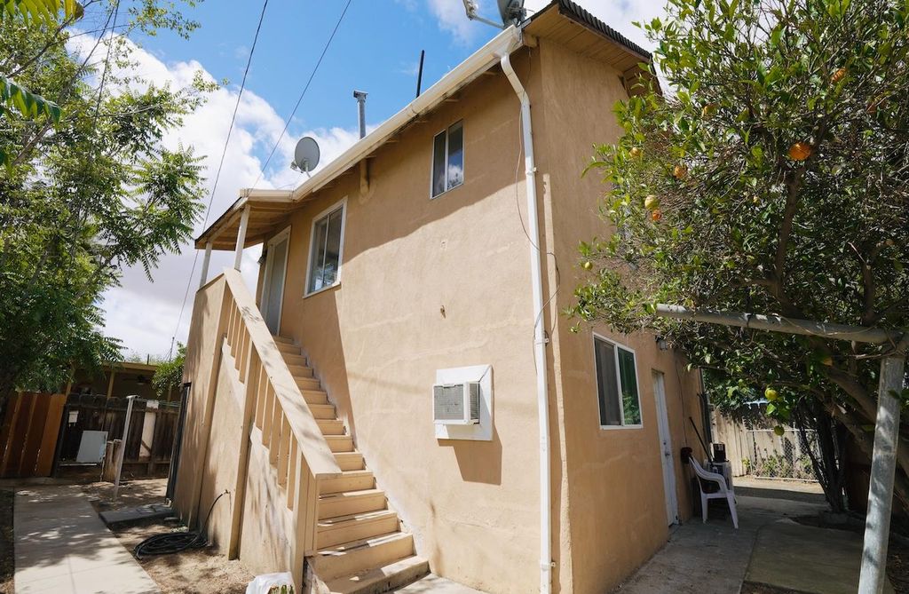 Image 13 of property listing at 271 Coolidge Street, Coalinga, CA 93210