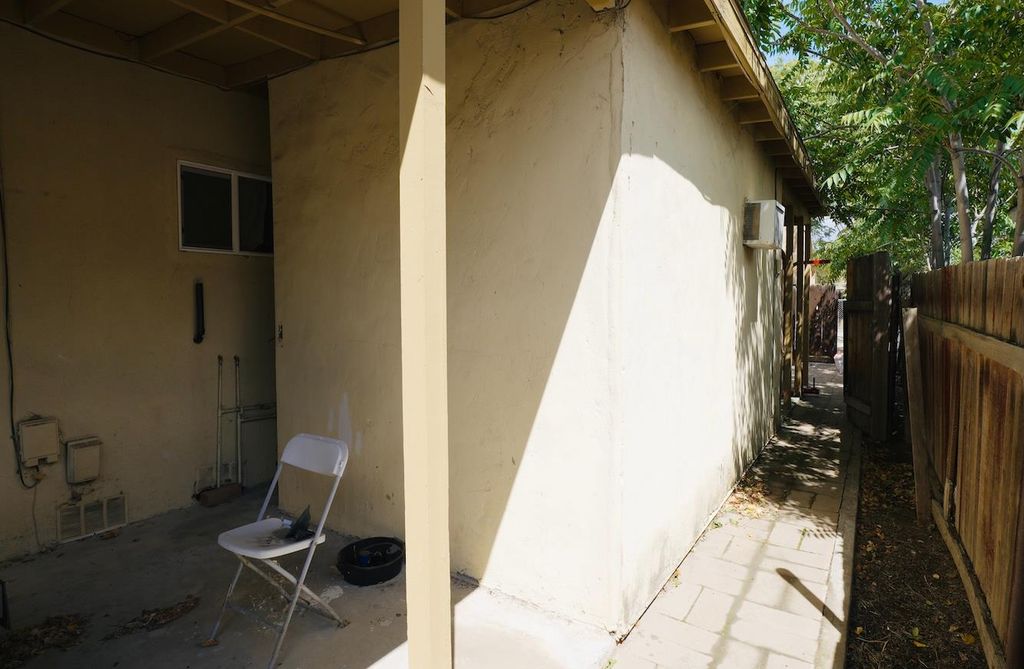 Image 9 of property listing at 271 Coolidge Street, Coalinga, CA 93210