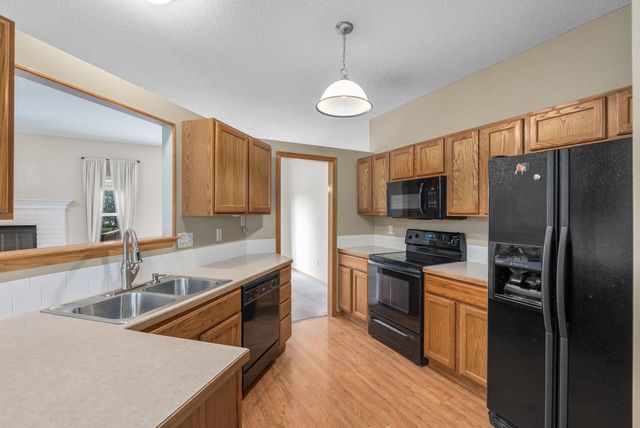 11907 W Jewell St, Wichita, KS 67209