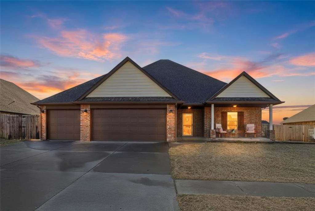 11648 NW 111th Street, Yukon, OK 73099