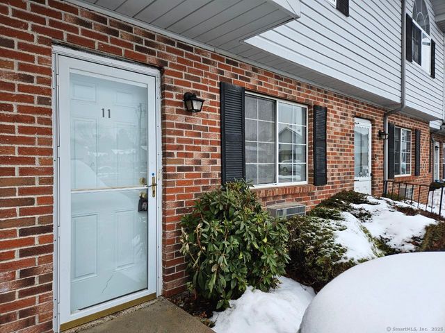 975 Meriden Road APT 11, Waterbury, CT 06705