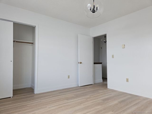 975 Meriden Road APT 11, Waterbury, CT 06705