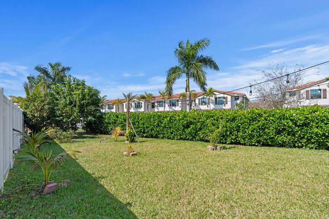 4021 Sycamore Cove, Riviera Beach, FL 33410
