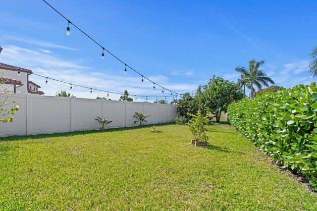 4021 Sycamore Cove, Riviera Beach, FL 33410