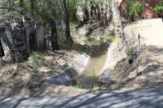 148 El Llano Road, Espanola, NM 87532