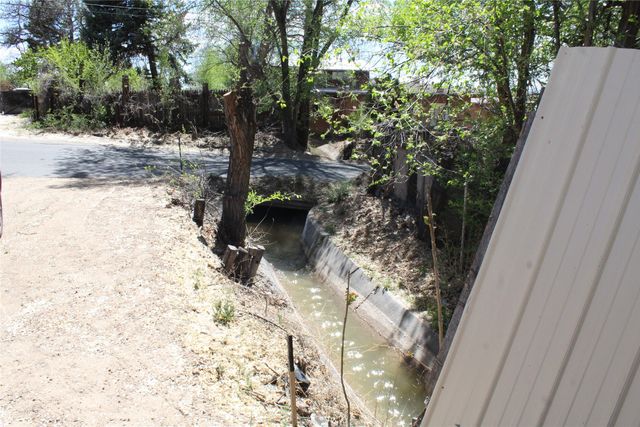 148 El Llano Road, Espanola, NM 87532