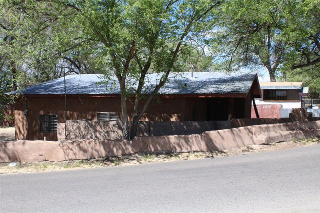 148 El Llano Road, Espanola, NM 87532