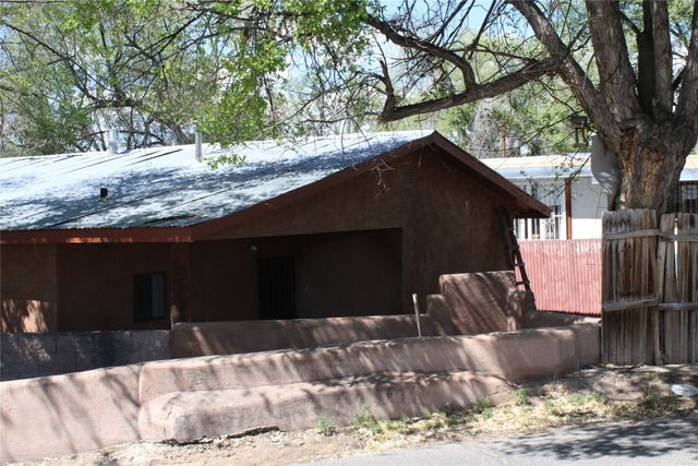 148 El Llano Road, Espanola, NM 87532