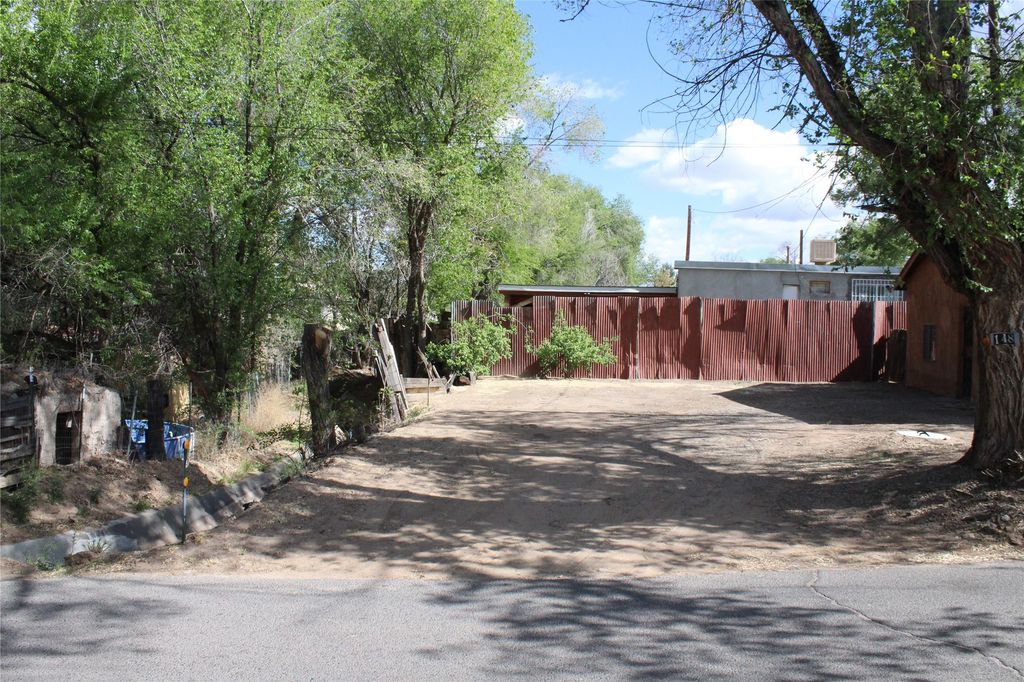 148 El Llano Road, Espanola, NM 87532