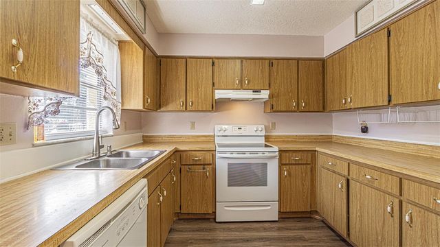 37403 STANFORD AVENUE, Zephyrhills, FL 33541