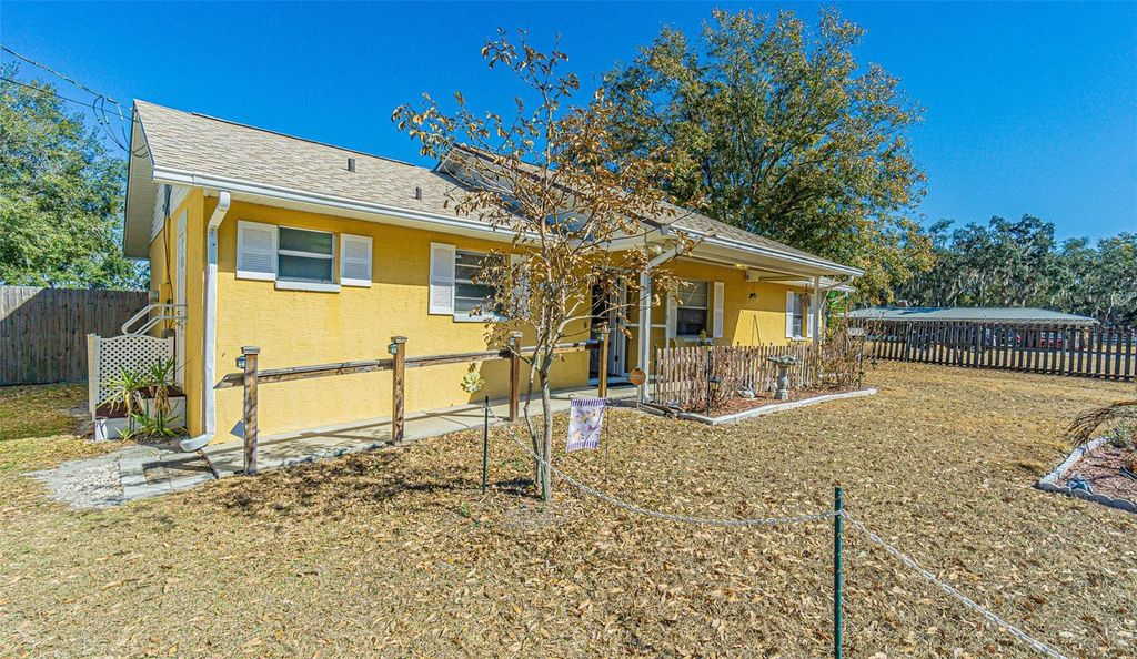 Image 2 of property listing at 37403 STANFORD AVENUE, Zephyrhills, FL 33541