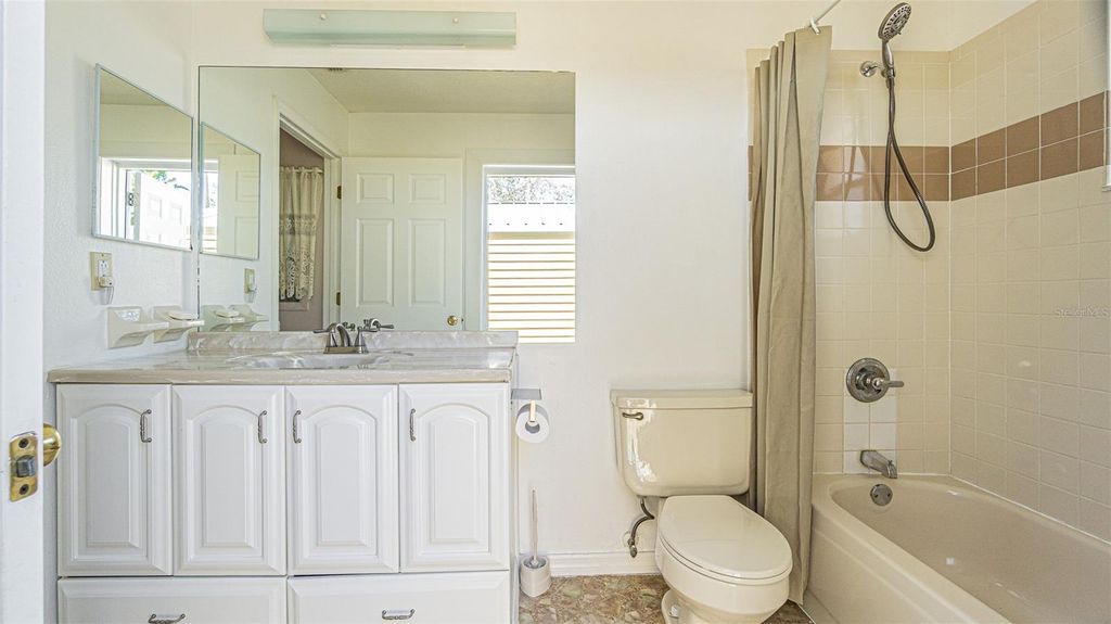 Image 17 of property listing at 37403 STANFORD AVENUE, Zephyrhills, FL 33541