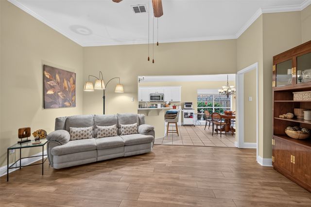 1006 Azalea Garden Drive, Shreveport, LA 71115