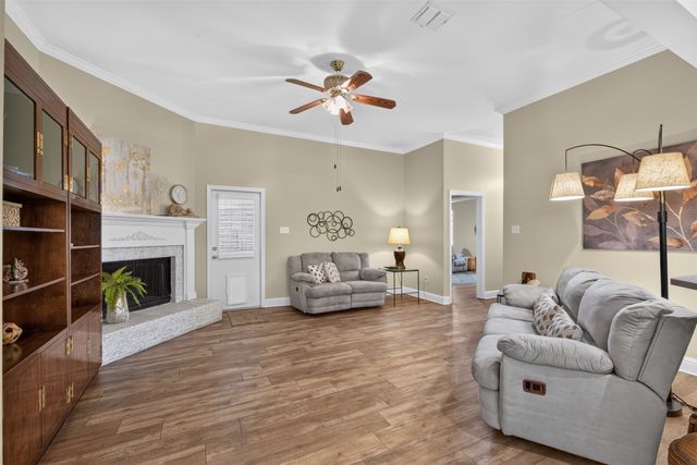 1006 Azalea Garden Drive, Shreveport, LA 71115
