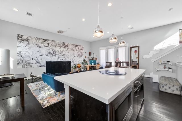 606 Pacific Street, Houston, TX 77006